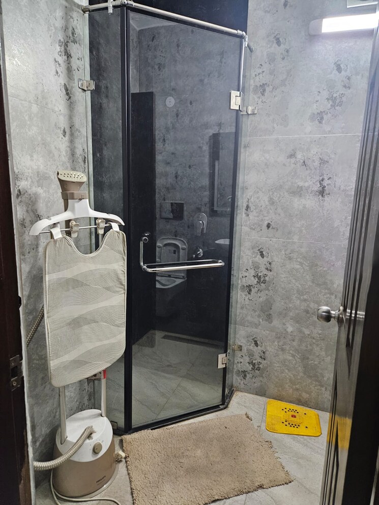 Bathroom, lajpat nagar 4 2 Bedroom 900 Sq.Ft. Builder Floor In Lajpat Nagar 4 Delhi 8901782