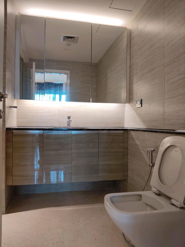 Attached Bathroom, dlf-the-crest 4 Bedroom 3116 Sq.Ft. Apartment In Sector 54 Gurgaon 8901734