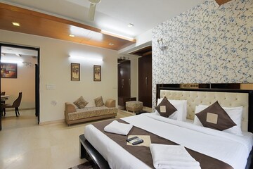 Bedroom in 3 BHK Apartment at Green Park – for Rent