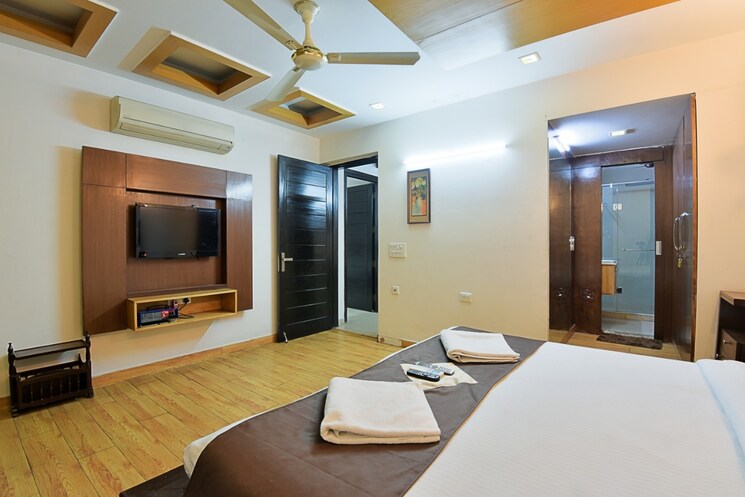 Living Room, green park 3 Bedroom 2000 Sq.Ft. Apartment In Green Park Delhi 8901775