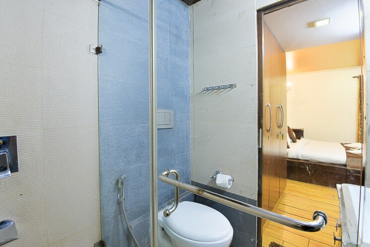 Bathroom, green park 3 Bedroom 2000 Sq.Ft. Apartment In Green Park Delhi 8901775