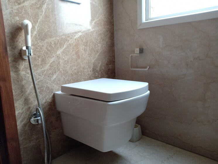 Bathroom, defence colony 3 Bedroom 2700 Sq.Ft. Apartment In Defence Colony Delhi 8901798