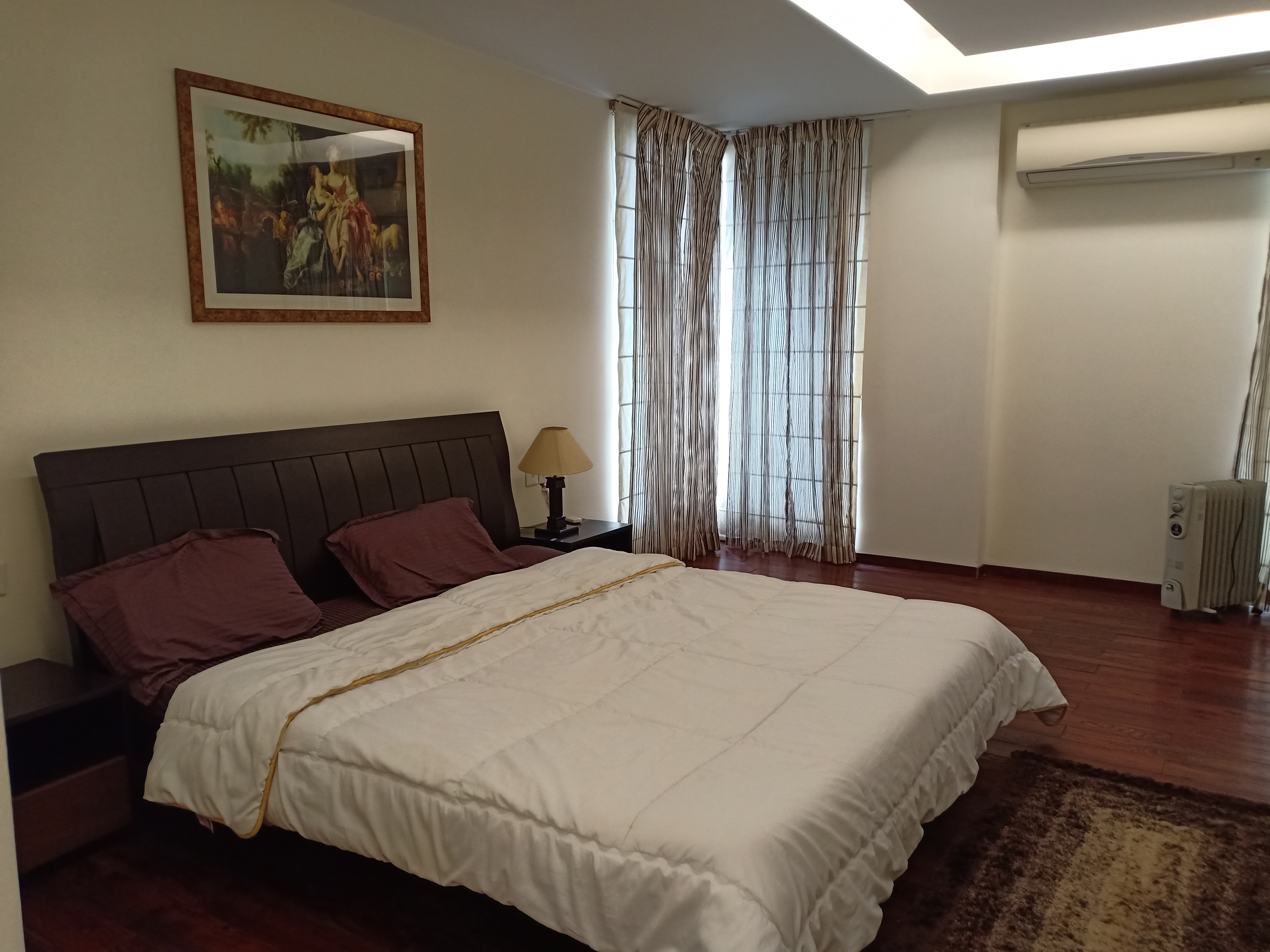 3 BHK + Pooja Room,Servant Room,Study Room,Extra Room Apartment For Rent in Defence Colony