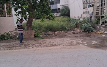 Plot For Sale in Sainik Colony
