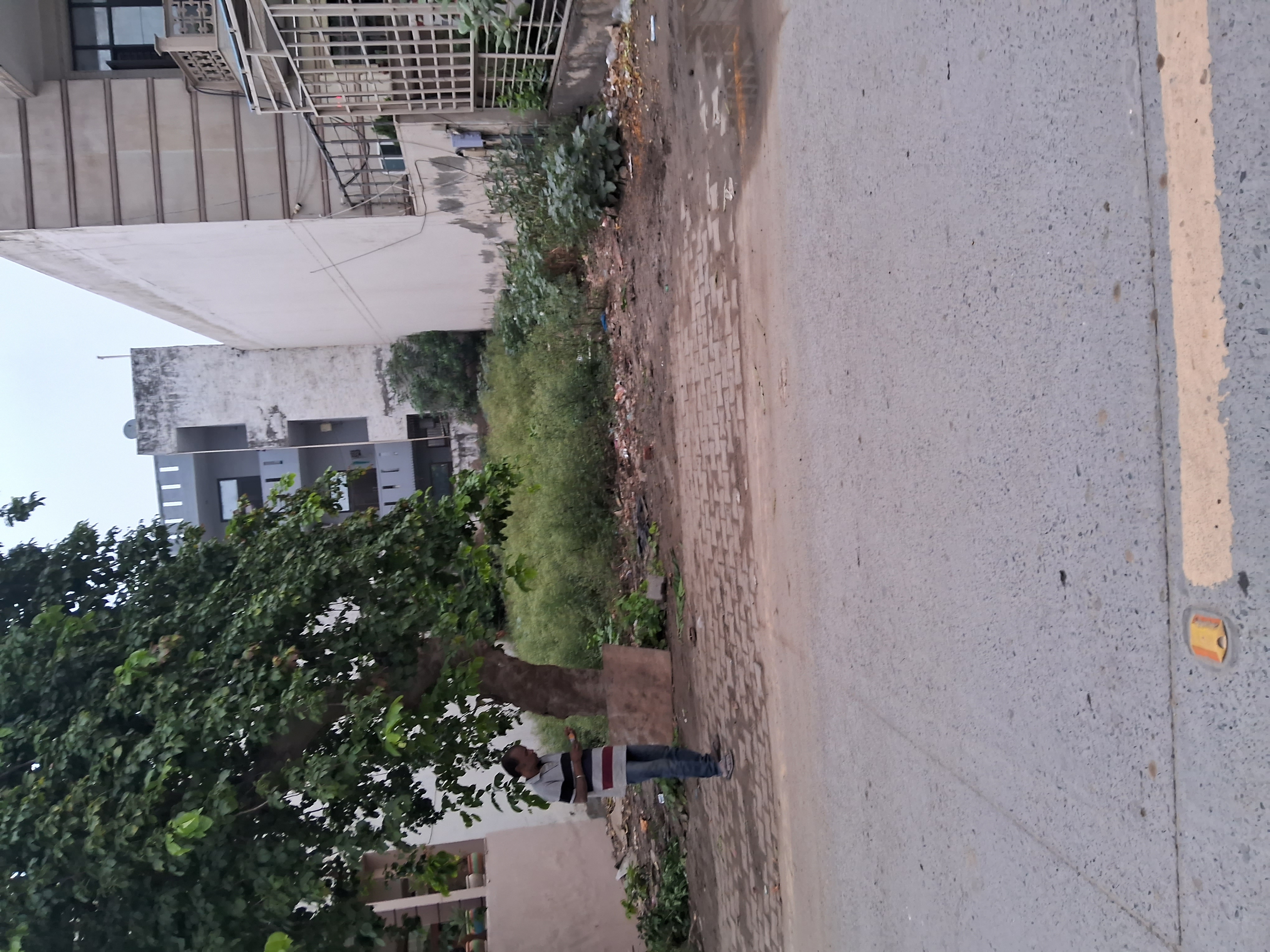 Plot For Sale in Sainik Colony