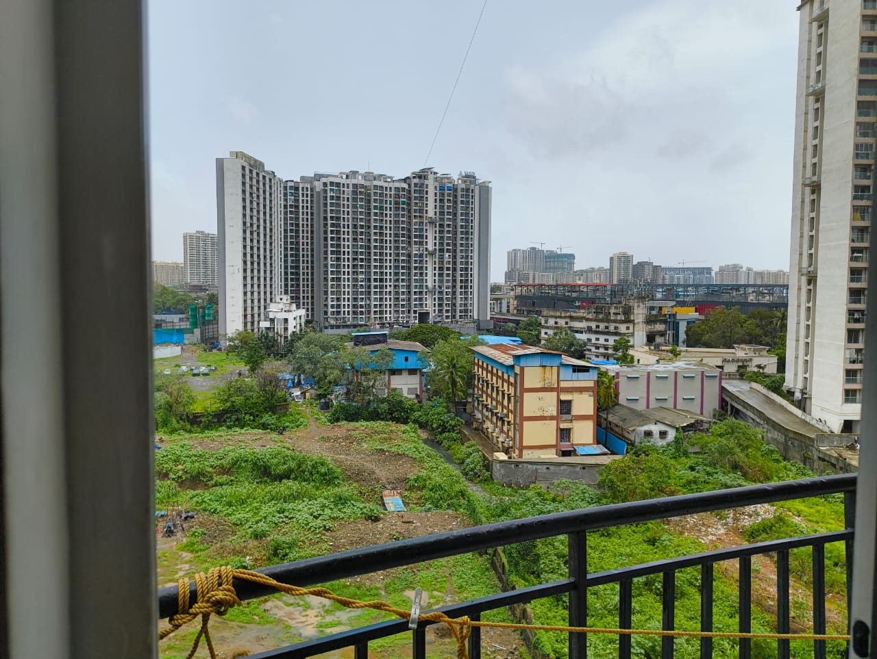 2 BHK Apartment For Sale in Hiraco Eminence