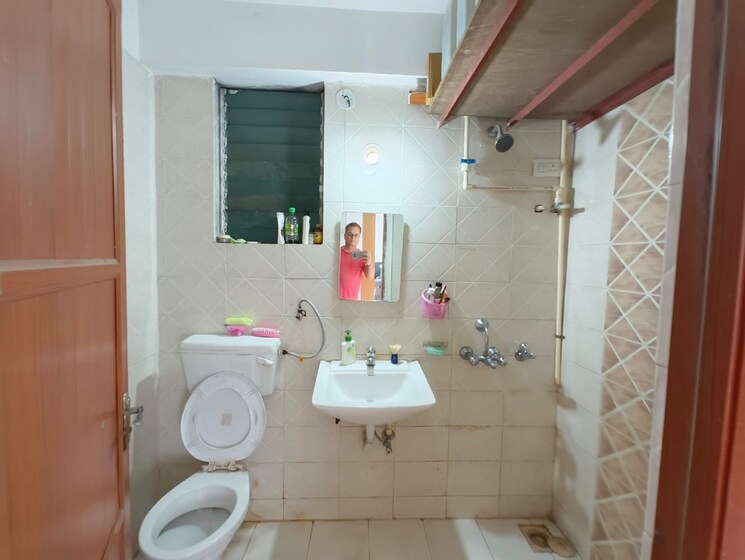 Bathroom, hiraco-eminence 2 Bedroom 725 Sq.Ft. Apartment In Mira Road Thane 8901831