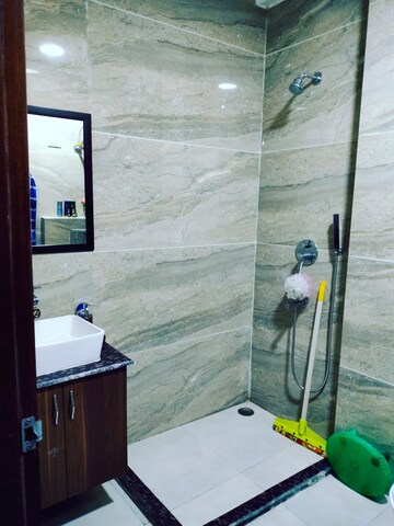 Room in 3 BHK Apartment at Panchsheel Vihar – for Rent