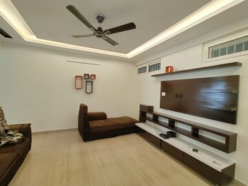Furnished Amenities in 2 BHK Apartment at BM Luxuria, Hsr Layout – for Rent