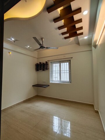Room in 2 BHK Apartment at BM Luxuria, Hsr Layout – for Rent