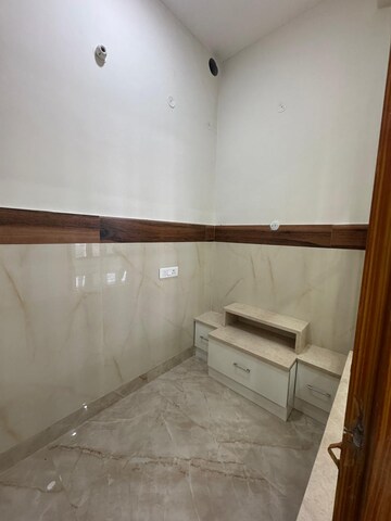 Furnished Amenities in 3 BHK Builder Floor at Sahastradhara Road – for Rent