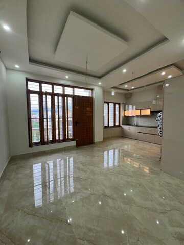Room in 3 BHK Builder Floor at Sahastradhara Road – for Rent