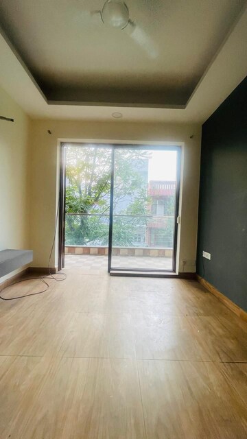 Room in 1 BHK Builder Floor at Sector 38 – for Rent
