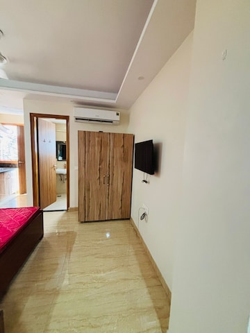 Room in 1 BHK Builder Floor at Sector 31 – for Rent