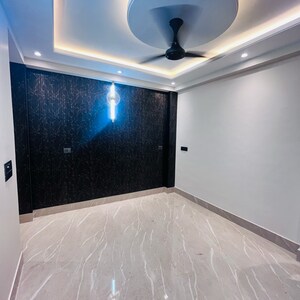 Furnished Amenities in 3 BHK Builder Floor at Panchsheel Vihar – for Sale