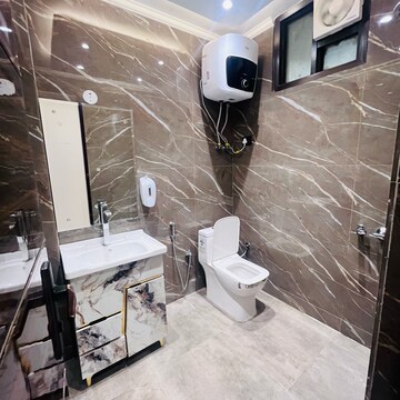 Team Area in 3 BHK Builder Floor at Panchsheel Vihar – for Sale