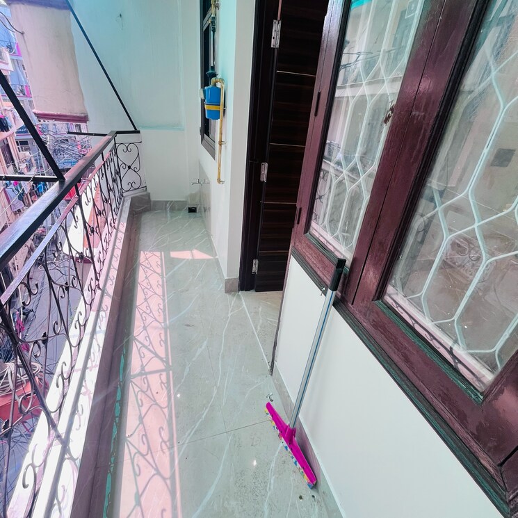 Balcony, panchsheel vihar 3 Bedroom 125 Sq.Yd. Builder Floor In Panchsheel Vihar Delhi 8901917