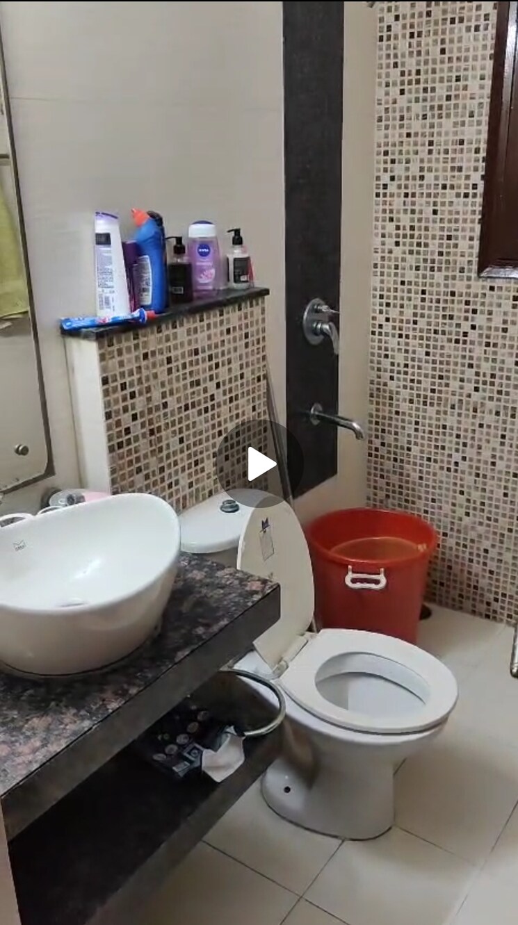 Bathroom, palam vihar 3 Bedroom 2200 Sq.Ft. Builder Floor In Palam Vihar Gurgaon 8901937