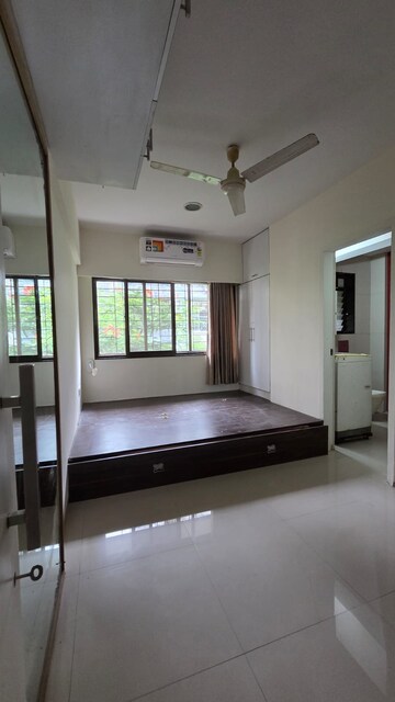 Bedroom in 3 BHK Apartment at Juhu – for Rent
