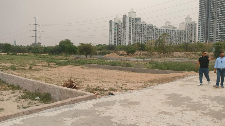 undefined, adhyapak nagar  200 Sq.Yd. Plot In Adhyapak Nagar Delhi 8901943
