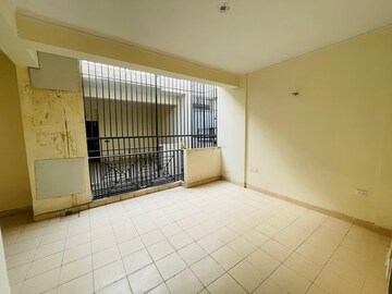 Room in 2.5 BHK Apartment at Fusion Homes, Tech Zone 4 Greater Noida – for Sale