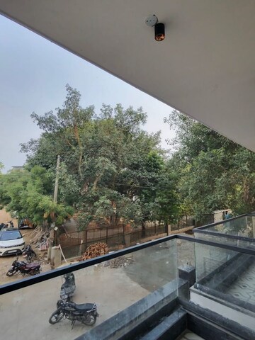 Balcony in 1 RK Builder Floor at Sector 39 – for Rent