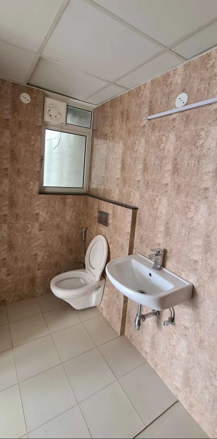 Bathroom, shapoorji-pallonji-joyville-phase-2 3 Bedroom 1852 Sq.Ft. Apartment In Sector 102 Gurgaon 8901960