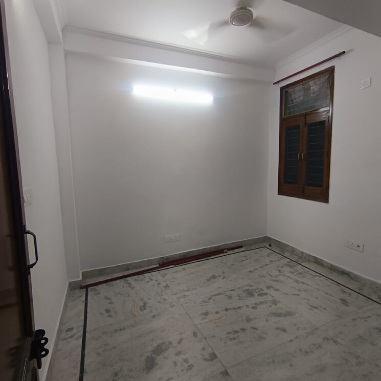 Room, khirki extension 3 Bedroom 105 Sq.Yd. Builder Floor In Khirki Extension Delhi 8901977
