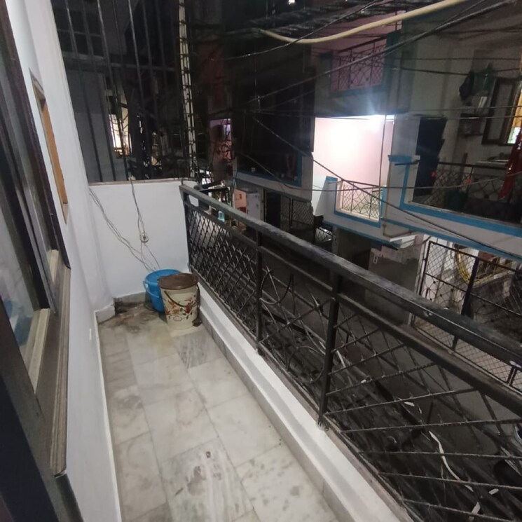 Balcony, khirki extension 3 Bedroom 105 Sq.Yd. Builder Floor In Khirki Extension Delhi 8901977