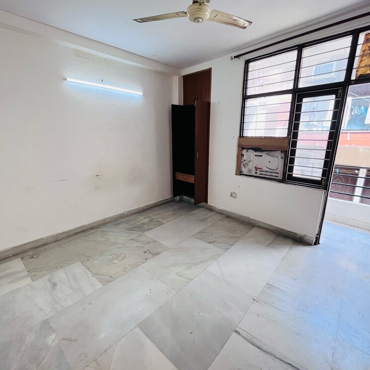 Room, khirki extension 1 Bedroom 50 Sq.Yd. Builder Floor In Khirki Extension Delhi 8901985