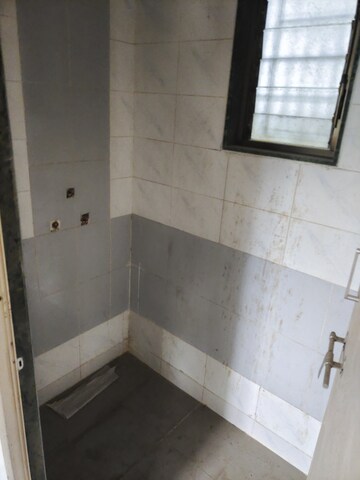Bathroom in 1 BHK Apartment at Sector 14 Dwarka – for Rent