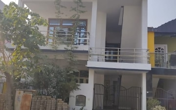 2.5 BHK Independent House For Rent in Iim Road