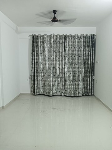 Room in 2 BHK Apartment at Majestique Signature Towers, Balewadi – for Rent