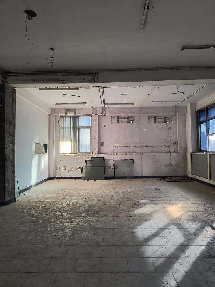 Team Area, sarita vihar Commercial Office Space 1250 Sq.Ft. In Sarita Vihar Delhi 8902075