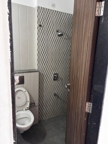 Bathroom in 3.5 BHK Apartment at Sheth Avalon, Laxmi Nagar – for Rent