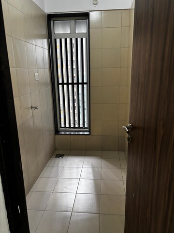 Bathroom in 3.5 BHK Apartment at Sheth Avalon, Laxmi Nagar – for Rent
