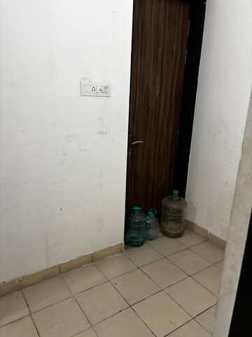 Bathroom in 3.5 BHK Apartment at Sheth Avalon, Laxmi Nagar – for Rent