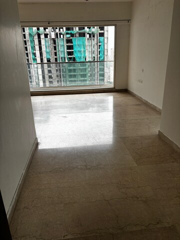 Room in 3.5 BHK Apartment at Sheth Avalon, Laxmi Nagar – for Rent
