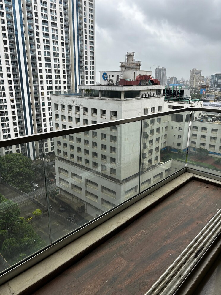 Balcony, sheth-avalon 3.5 Bedroom 1300 Sq.Ft. Apartment In Laxmi Nagar Thane 8902107