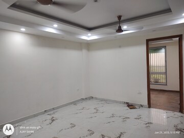 Room in 3 BHK Builder Floor at Mehrauli – for Sale
