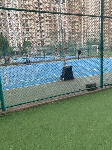 Swimming Pool in 1 BHK Apartment at Lodha Amara, Kolshet Road – for Sale