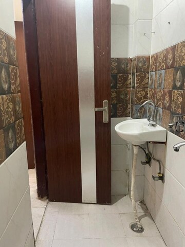  2 BHK Apartment at RWA Vasundhara Sector 4A, Vasundhara Sector 4 – for Sale