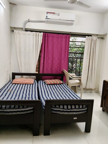Room in  Pg at Santacruz West – for Rent