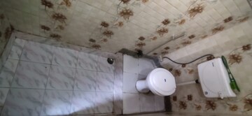 Bathroom in 1 BHK Apartment at Sarita Vihar – for Rent