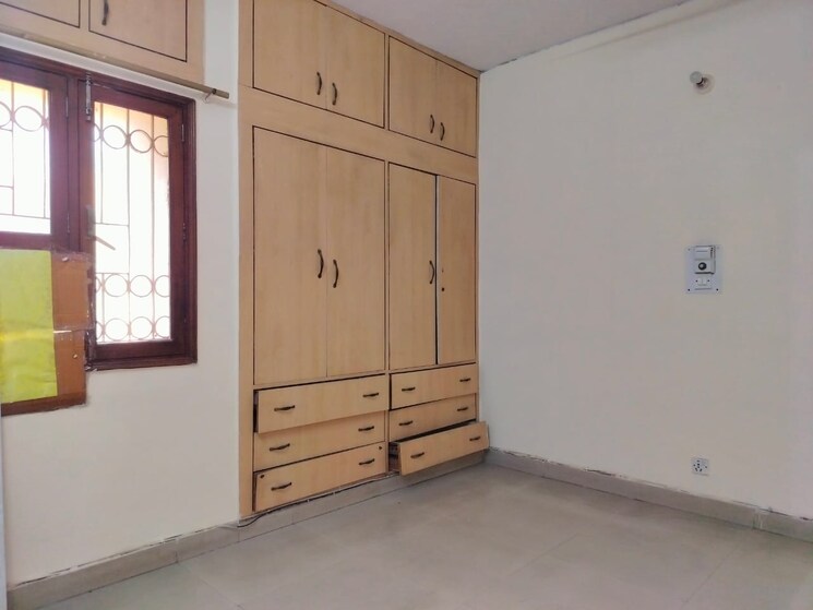 Room, sarita-vihar-pocket-j-rwa 2 Bedroom 929 Sq.Ft. Apartment In Sarita Vihar Delhi 8902187