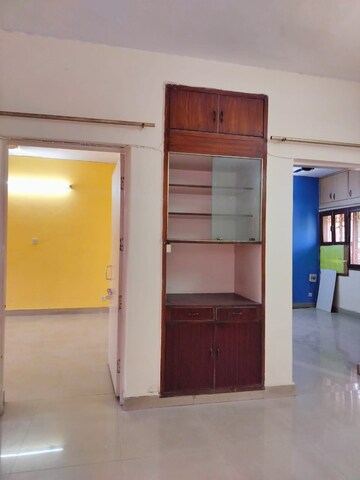 Room in 2 BHK Apartment at Sarita Vihar Pocket-J RWA, Sarita Vihar – for Rent