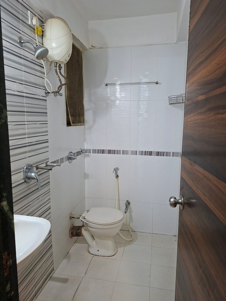 Bathroom, mahavir-kalpavruksha 2 Bedroom 650 Sq.Ft. Apartment In Ghodbunder Road Thane 8902189