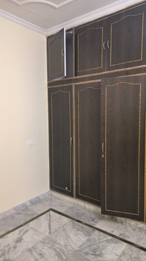 Furnished Amenities in 2 BHK Builder Floor at Sector 78 – for Sale