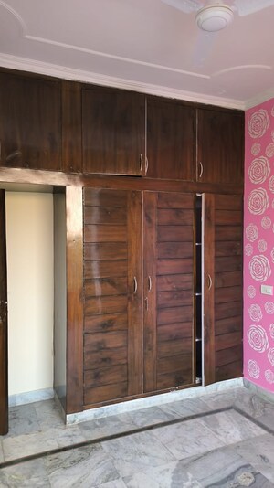 Furnished Amenities in 2 BHK Builder Floor at Sector 78 – for Sale