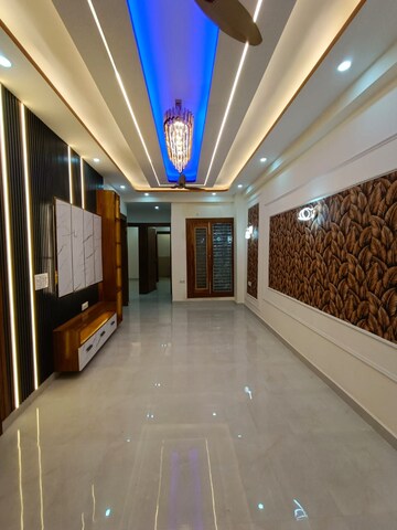Building Lobby in 3 BHK Builder Floor at Shakti Khand – for Rent